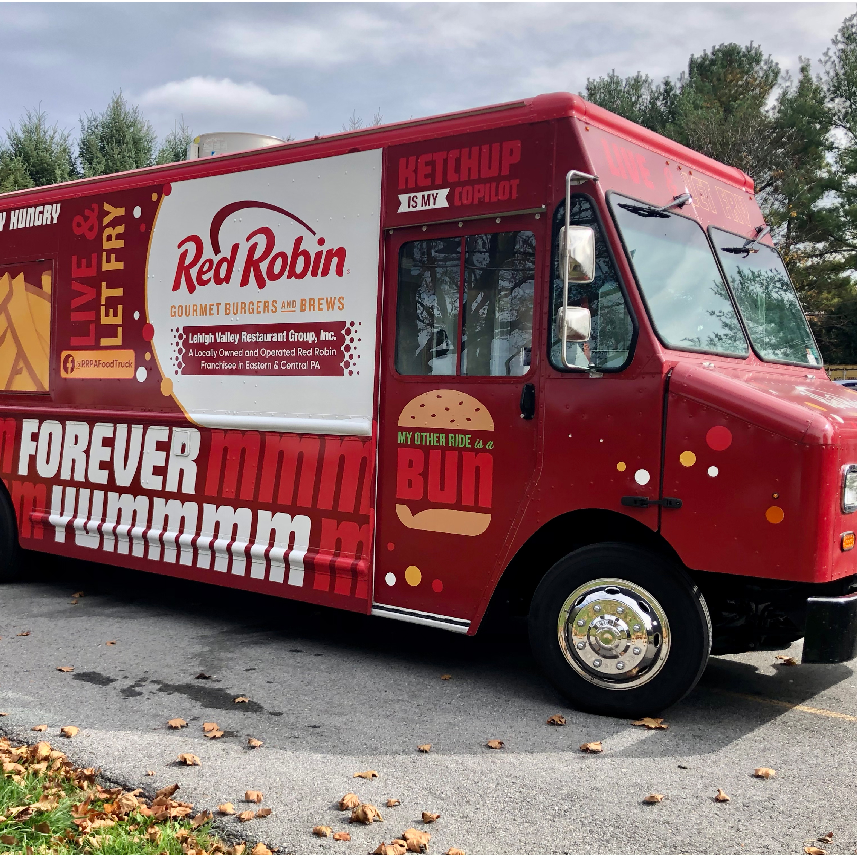 Your favorite YUMMM drives up to YOU! Book the Red Robin Food Truck for your next event TODAY!