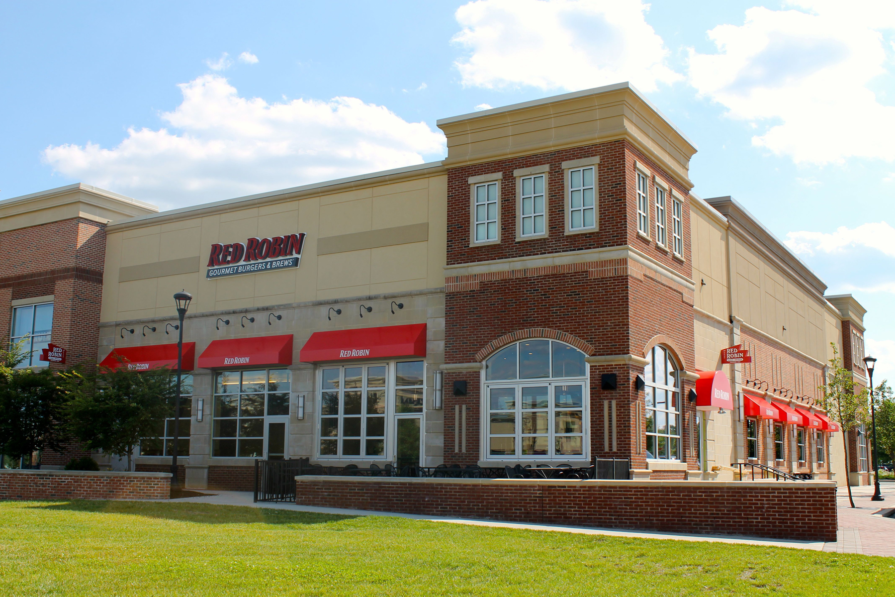 Collegeville Red Robin Location Exterior